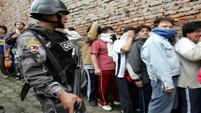 الإكوادور تعتقل أكثر من 1300 شخص في مساعٍ لمكافحة أنشطة العصابات
