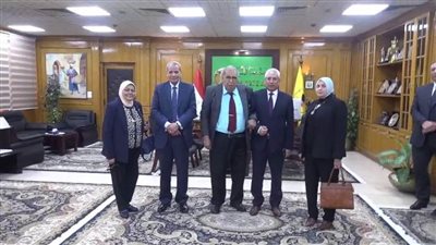 رئيس جامعة المنيا يستقبل أعضاء لجنة اختيار العمداء