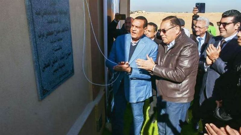 اثناء الافتتاح