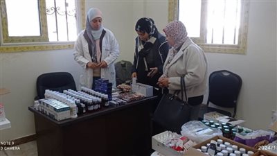 خدمات طبية وندوات تثقيفية في قافلة سكانية لكفر الدوار