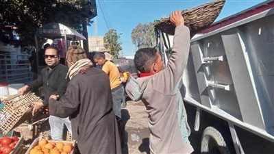 رفع وإزالة ٧١٢ حالة إشغال طريق ثابت ومتحرك في حملة مكبرة بالبحيرة