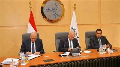 وزير النقل يوقع مع محافظي الغربية والجيزة بروتوكولي تعاون لاستغلال المرافق وطرح الأصول