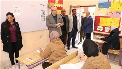 حظر الموبايل وطبيب أو زائرة صحية داخل لجان الإعدادية ببني سويف