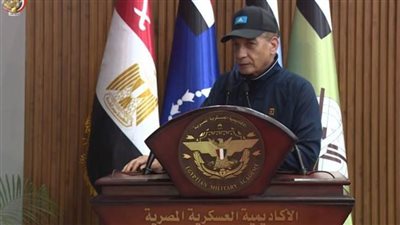وزير الدفاع يتفقد عدداً من الأنشطة التدريبية للطلبة بالأكاديمية والكليات العسكرية