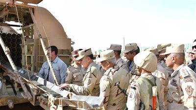 الفريق أسامة عسكر يشهد إجراءات تفتيش الحرب لإحدى وحدات المدفعية بالمنطقة المركزية العسكرية