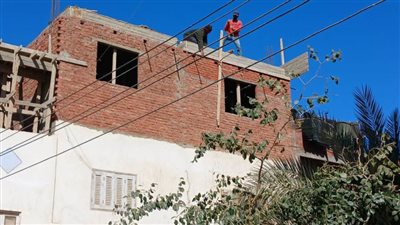 وقف تنفيذ محاولة تعدٍّ بالبناء بدون ترخيص بمركز ومدينة فايد 