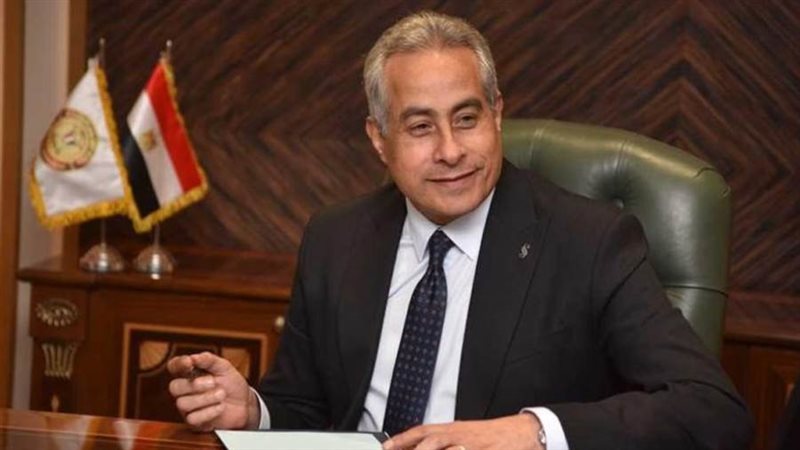 وزير العمل حسن شحاته