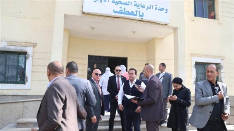 وزير الصحة خلال جولته