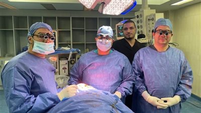 فريق طبي بمستشفى سوهاج الجامعي ينجح في استئصال ورم سرطاني