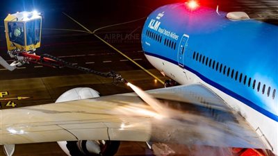 إلغاء عشرات الرحلات الجوية غداً بمطار سخيبول في أمستردام بسبب عاصفة 