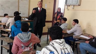 وكيل التعليم بالدقهلية يتفقد امتحانات الشهادة الإعدادية