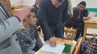 وكيل تعليم البحيرة يتابع انتظام سير امتحانات الفصل الدراسي الأول للشهادة الإعدادية