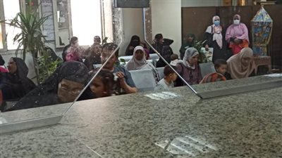 محافظ الإسكندرية يتلقى تقريرا عن أبرز أعمال الإدارة العامة لخدمة المواطنين 