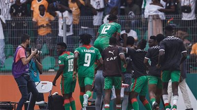 الكاميرون تتأهل لدور الـ16 بكأس الأمم الإفريقية بفوزها على جامبيا 3ـ2