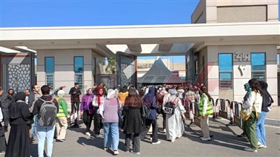 توافد الجمهور في اليوم الأول لانطلاق فعاليات معرض القاهرة الدولي للكتاب