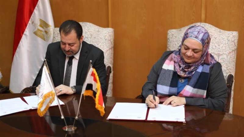 خلال توقيع بروتوكول