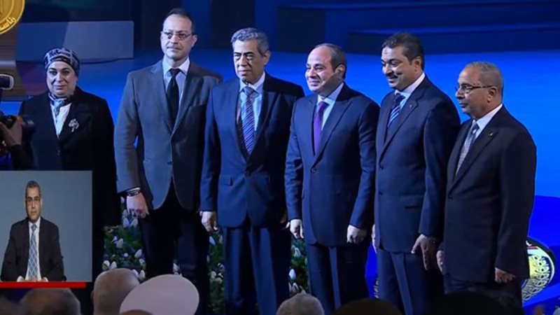 صورة تذكارية مع أسر