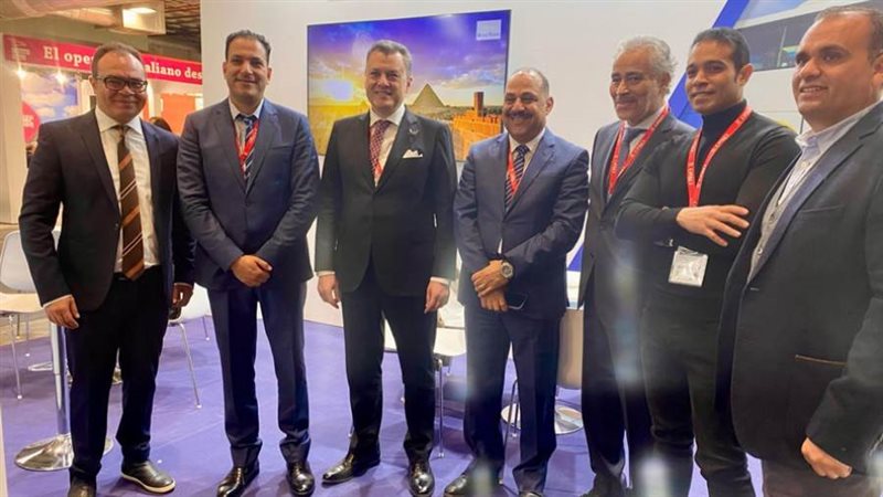 وزير السياحة والآثار