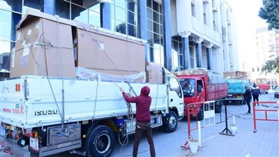 جامعة سوهاج تتسلم أجهزة طبية بقيمة ٧٨ مليون جنيه لمستشفى الجراحات الخاصة 