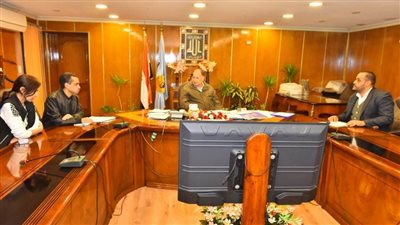 محافظ أسيوط يناقش توفيق أوضاع الكنائس والمباني الخدمية التابعة لها بجميع مراكز ومدن المحافظة