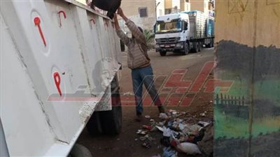 تكثيف أعمال النظافة والإنارة وتمهيد ورفع كفاءة الطرق بكفر الشيخ