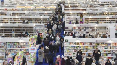أكثر من 254 ألف زائر لمعرض القاهرة للكتاب في اليوم الرابع من نسخته الـ55 