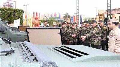 عاجل.. وزير الدفاع يتفقد مجمع الصناعات الهندسية بإدارة المركبات 