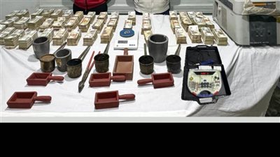 القبض على تشكيل عصابي للتنقيب عن خام الذهب بقنا