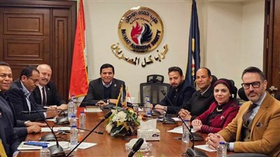 أمين عام حماة الوطن: يناقش الخطط المستقبلية لأنشطة الحزب النوعية والفرعية