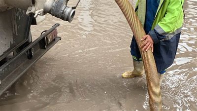 محافظ الإسكندرية: تكثيف التواجد الميداني لجميع الأجهزة التنفيذية للتعامل مع تداعيات النوة الحالية