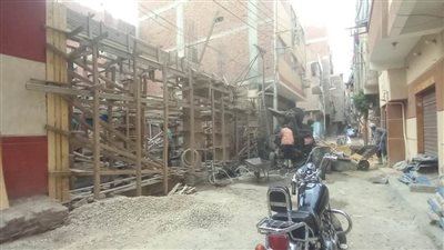 وقف تنفيذ محاولة تعدٍّ بالبناء دون ترخيص بحيِّ ثاني الإسماعيلية