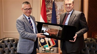 وزير السياحة والآثار يبحث مع وزير الثقافة بفنزويلا سبل التعاون