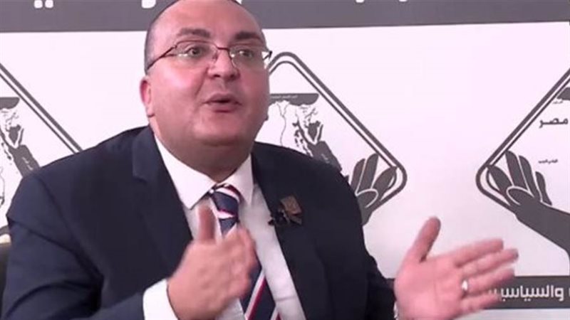 النائب عمرو عزت