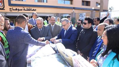 محافظ سوهاج يدشن حملة الشعب الجمهوري 