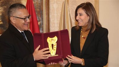 وزيرة الثقافة تتلقي دعوة من نظيرها الفنزويلي: مصر ضيف شرف معرض فنزويلا للكتاب 2025