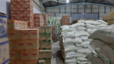 الداخلية توجه ضربات أمنية للمحتكرين.. ضبط مخزن للسلع الغذائية بالمنيا 