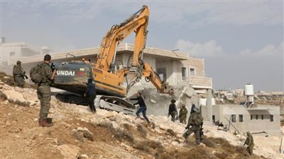  الاحتلال يهدم منزلا في السموع ويعتقل 4 مواطنين من بني نعيم والعروب