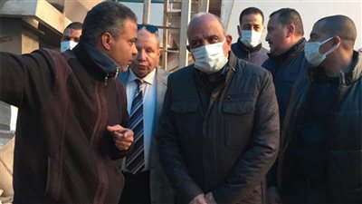 وزير قطاع الأعمال العام يتفقد إنتاج شركة النصر للملاحات بالإسكندرية