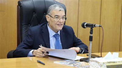 محافظ المنيا يوجه بإزالة الآثار الناجمة عن الأمطار واستمرار رفع درجة الاستعداد 