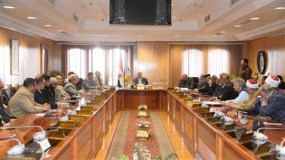 محافظ أسيوط يوجه بتسريع وتيرة العمل بملفي التصالح والتقنين وتنفيذ الموجة الـ22 للإزالات