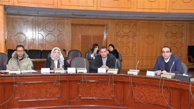 نائب محافظ الإسماعيلية يبحث تنفيذ إنارة طريق الصحراوي