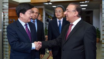 محافظ الإسكندرية يبحث مع قنصل الصين التعاون في العلوم البحرية