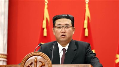 عاجل.. الزعيم الكوري الشمالي يدعو إلى تعزيز الاستعداد الحربي للقوات البحرية 