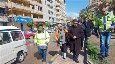 محافظ الإسكندرية يشدد على رؤساء الأحياء باستمرار متابعة تصريف مياه الأمطار
