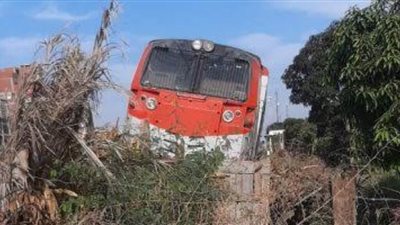 مصرع عامل صدمه قطار أثناء عبور شريط السكة الحديد بشبين القناطر