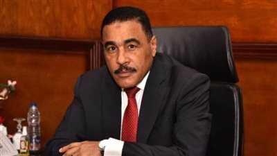 محافظ مطروح يمنح 