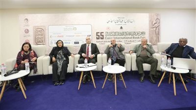 كُتّاب ومؤرخون يناقشون 