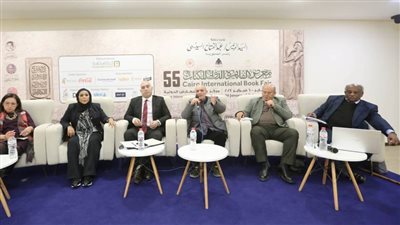 كُتّاب ومؤرخون يناقشون 