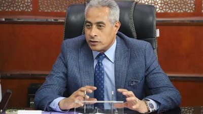 وزارة العمل: إيقاف نشاط شركتين لإلحاق العمالة بالخارج 