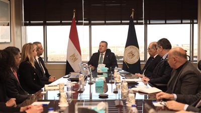 وزير السياحة والآثار يعقد اجتماعًا مع مسؤولي Visa